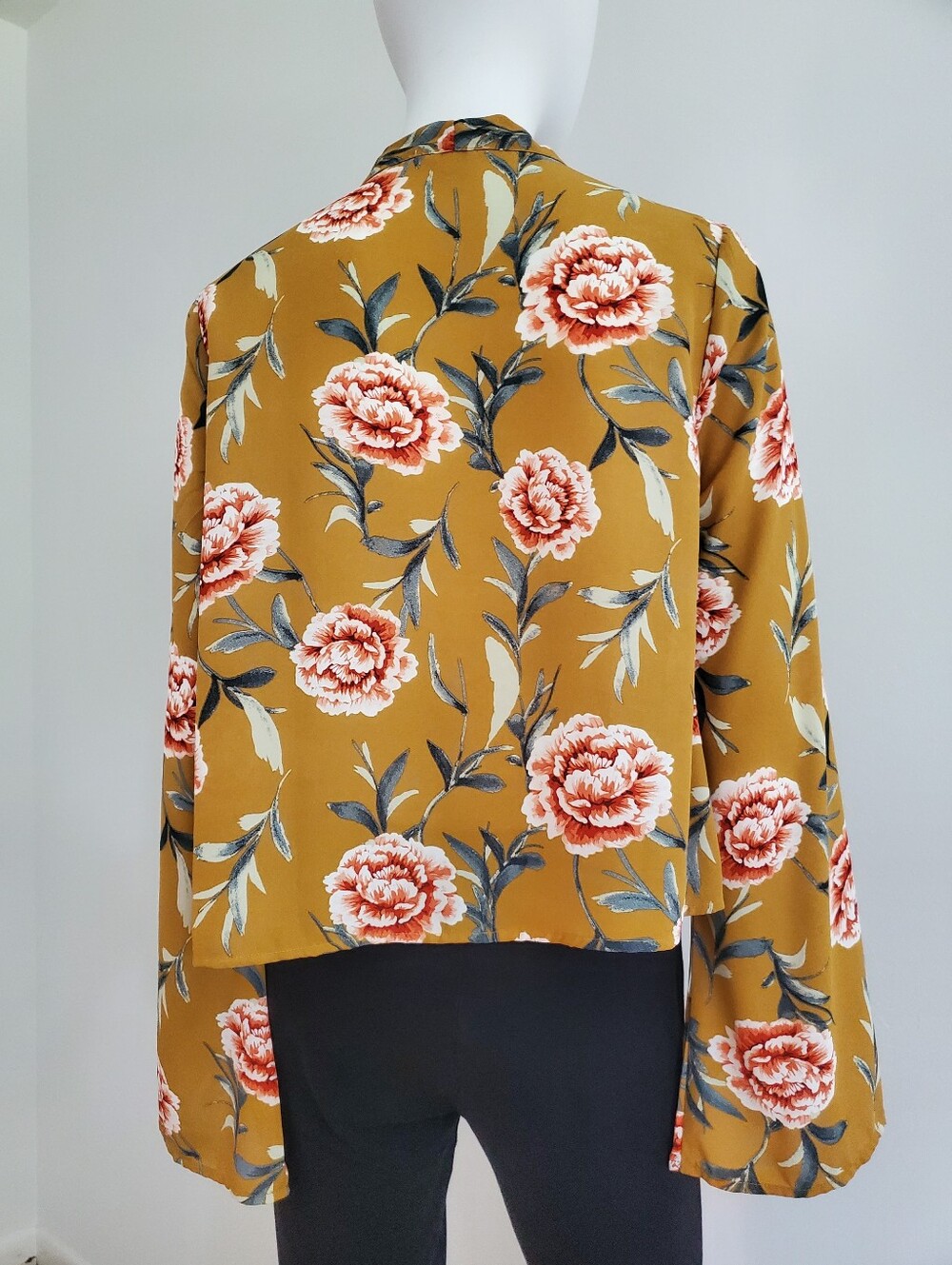 Top/Blouse - Picture 5 of 7